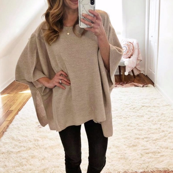 LOFT Sweaters - LOFT TEXTURED PONCHO SWEATER